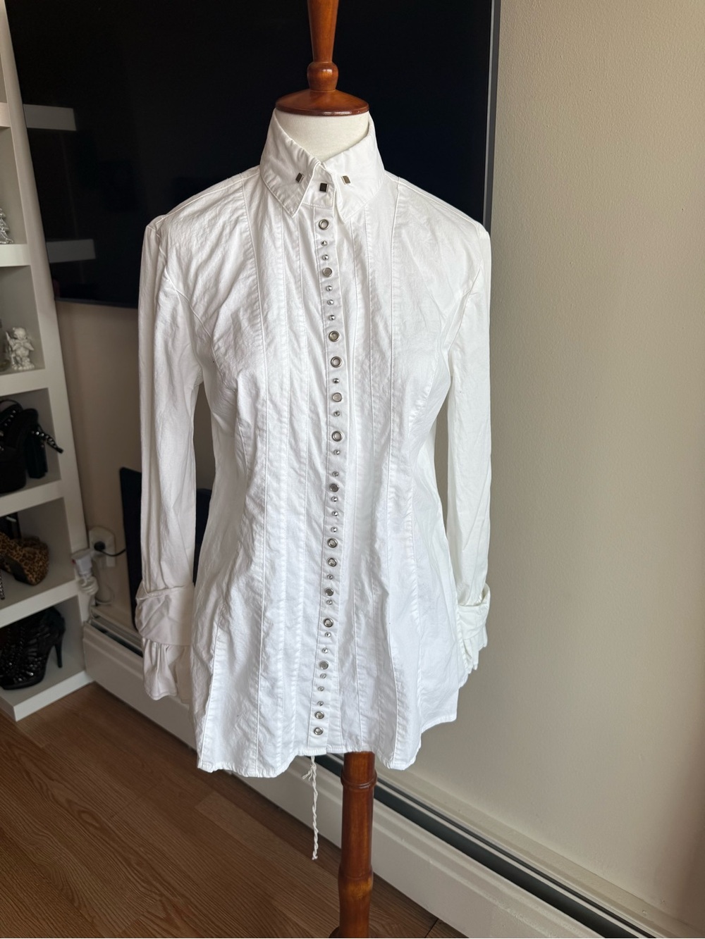 Puli White Shirt with Label Detail